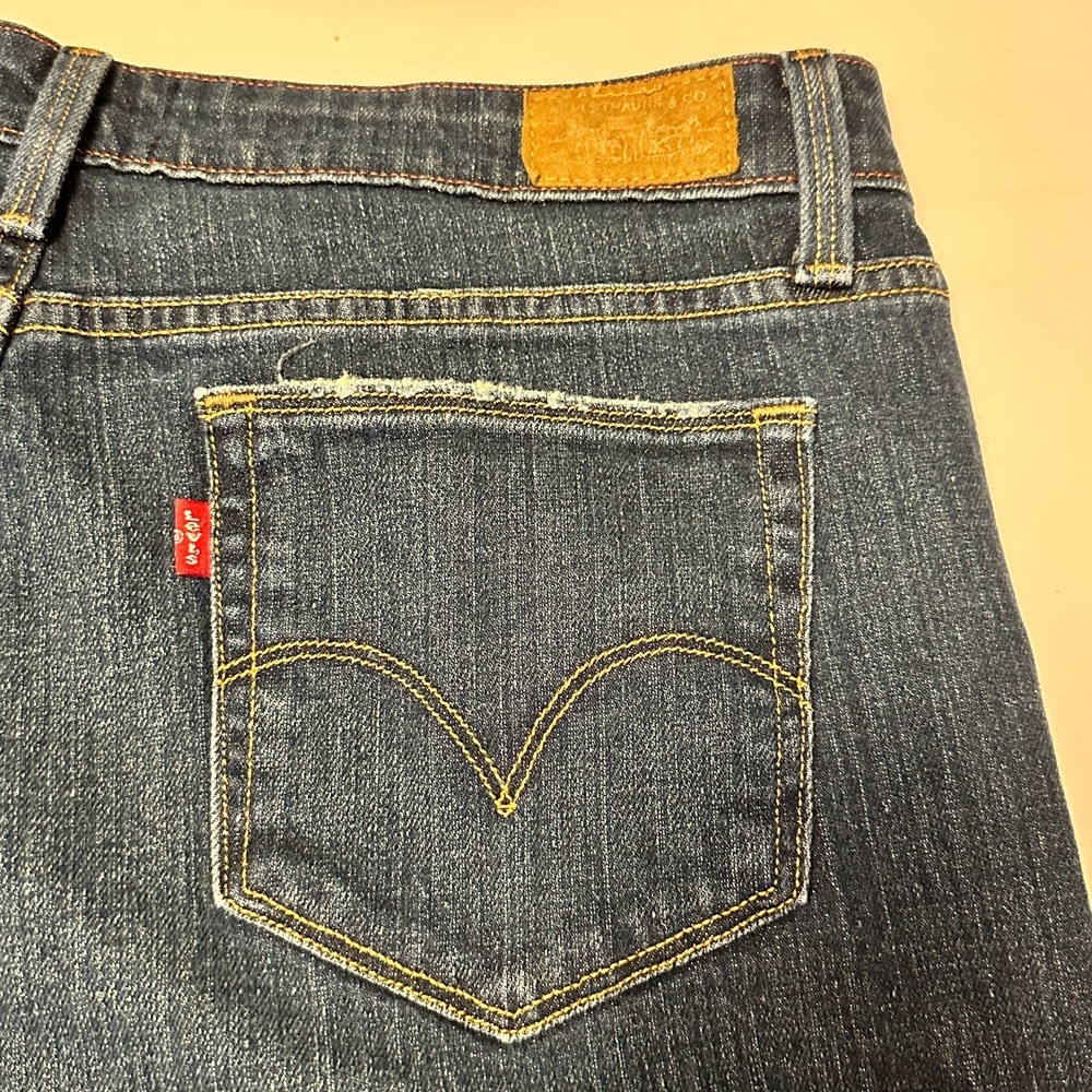 Levis 572 Flare Jeans Mens 12M Dark‎ Wash Distressed Low Rise Denim (34x30) - Picture 4 of 12